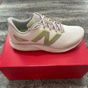 New Balance Men’s Fresh Foam X EVOZ V3 Size 12 Sneakers